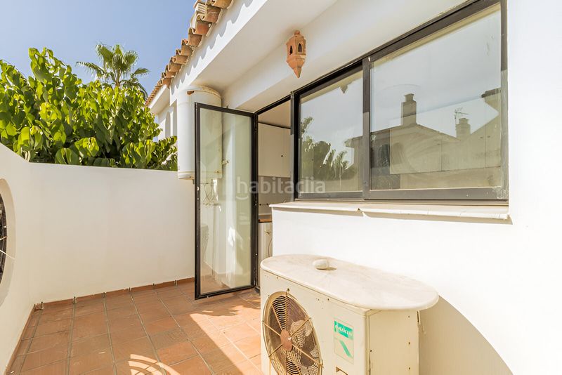 Foto 6d3a82aa-c927-4bea-a1ba-2a5d5d6e73e2. Casa adossada amb aparcament piscina a Villacana - Costalita - Saladillo Estepona