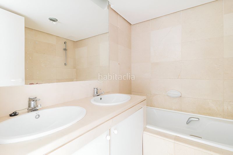 Foto 81892a3e-55ed-47fb-a008-36ca98542635. Casa adossada amb aparcament piscina a Villacana - Costalita - Saladillo Estepona