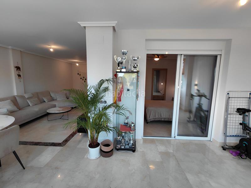 Foto 84fc286b-e674-416d-b77d-c0fb7b0e9362. Apartamento  en planta media en venta en Marbella