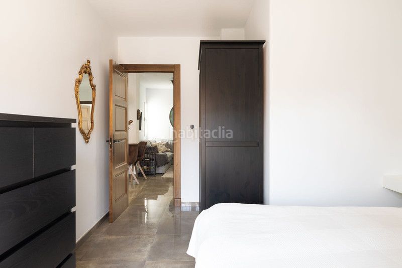 Foto 6048ef59-b393-4382-b0d6-0b0a3d4d750c. Casa adossada amb aparcament a Centro Estepona