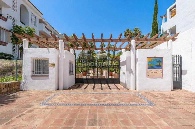 Foto 1fb58828-15aa-49b9-b2a0-6e70622be446. Lloguer apartament amb aparcament piscina a La Concha - Resina Golf Estepona