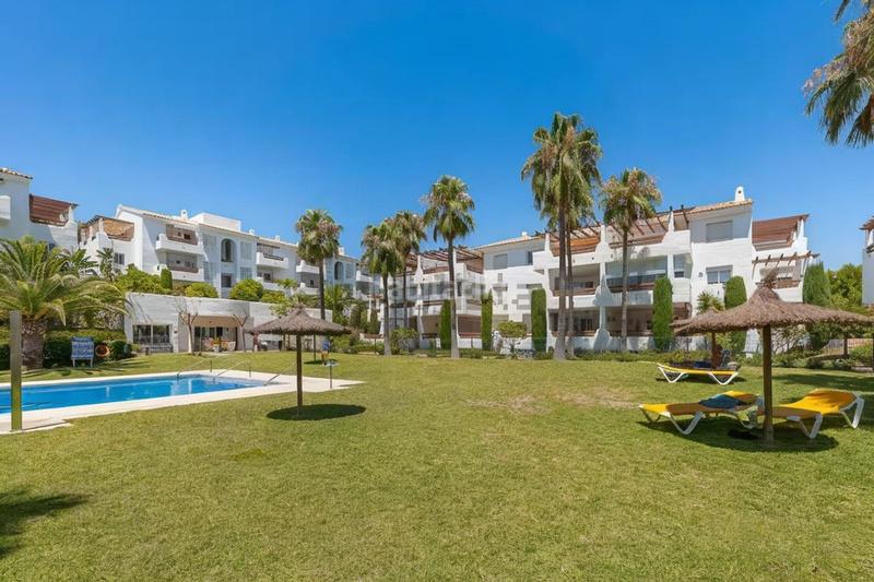 Foto 43facb9c-9418-469f-a7b7-3a549267a665. Lloguer apartament amb aparcament piscina a La Concha - Resina Golf Estepona