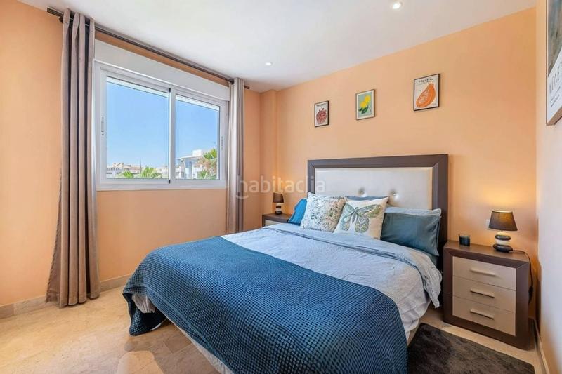 Foto d0ddf794-4c1c-48bc-a888-7aea43b8bd79. Location appartement avec parking piscine dans La Concha - Resina Golf Estepona