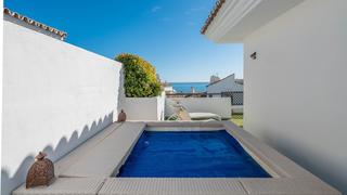 Appartement à Puerto Banús. Apartamento planta media en venta en puerto banús