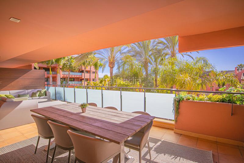 Foto 0caab8f4-f8f2-47c1-bfb6-36f43931ae55. Appartement mit parking pool in Centro Estepona