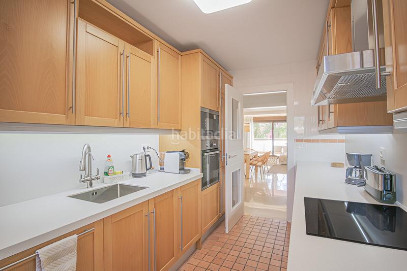 Foto 95380e2e-fbed-4f8f-b593-f7bfa4be771b. Appartement mit parking pool in Centro Estepona