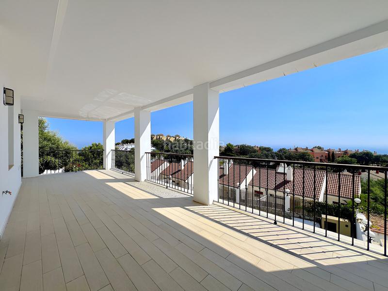 Foto 4c45dff5-5a7f-48af-a1a9-b0e021c672e7. Casa aparellada amb piscina a Santa María Marbella