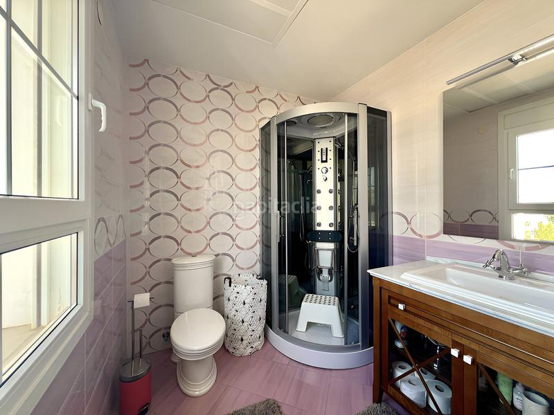 Foto c12ecd4f-ca09-41cb-9841-d87124c6c8b0. Casa aparellada amb piscina a Santa María Marbella