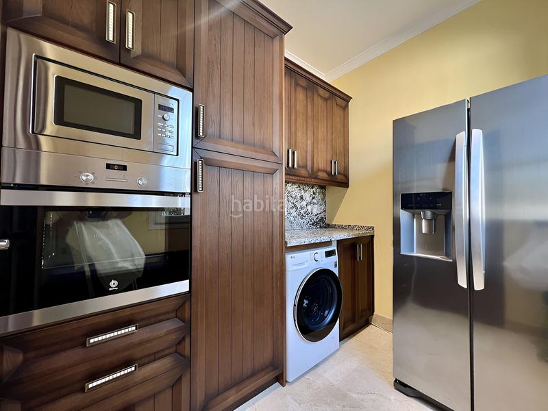 Foto d34c83e9-b4a0-4107-a9f2-83eeac74c598. Casa aparellada amb piscina a Santa María Marbella