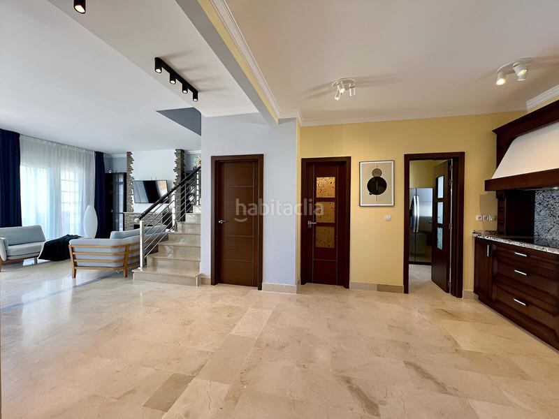 Foto fab45dba-14bb-4927-a5ef-8715ed4351d1. Casa aparellada amb piscina a Santa María Marbella