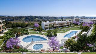 Apartament a La Alquería. Apartamento de planta media en venta en benahavís