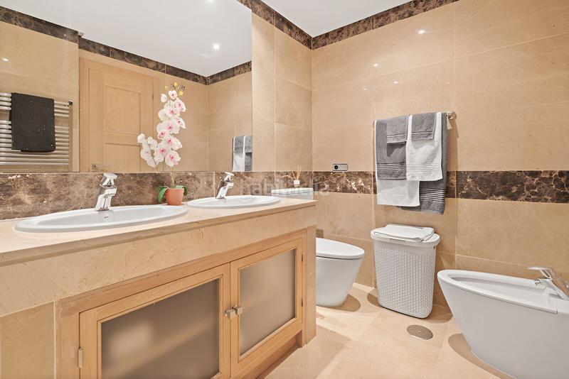 Foto d4f3e304-171b-48ec-b9b1-13fceb63b60c. Apartamento  en venta en La Duquesa en Manilva