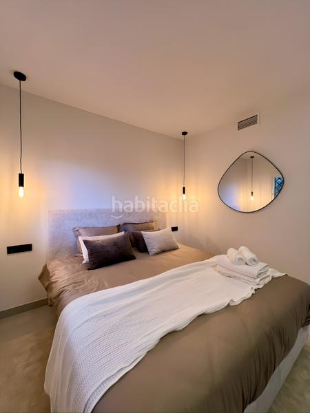 Foto 04c8ca40-7753-4ee0-8c6a-3ae064cb5e66. Attico con parcheggio piscina in Nueva Andalucía centro Marbella