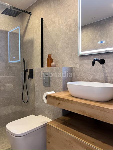 Foto 51bee56f-6fe7-4343-809d-b940679b4100. Attico con parcheggio piscina in Nueva Andalucía centro Marbella