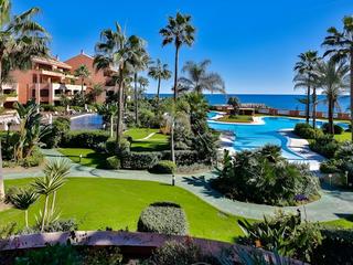 Planta baja en Puerto Banús. Apartamento en venta en puerto banús