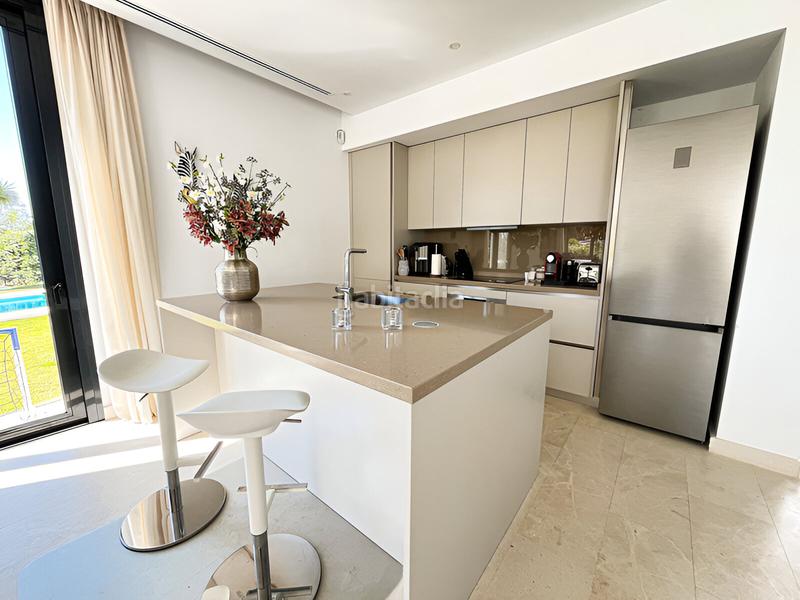 Foto 7349448c-6e6d-43a0-93d8-abf82806039b. Casa pareada semidetached casa en venta en cabopino en Marbella