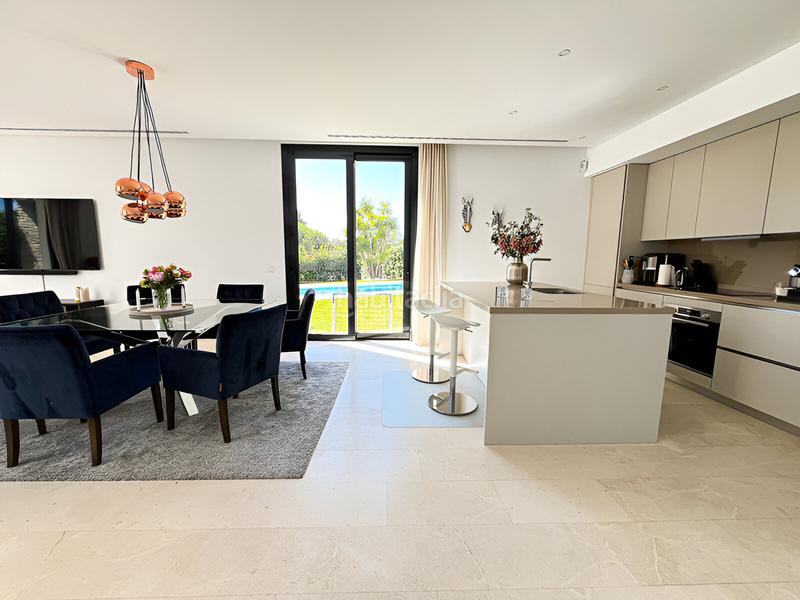 Foto 8195bad6-ff1a-4412-9454-3326b5d03296. Casa pareada semidetached casa en venta en cabopino en Marbella