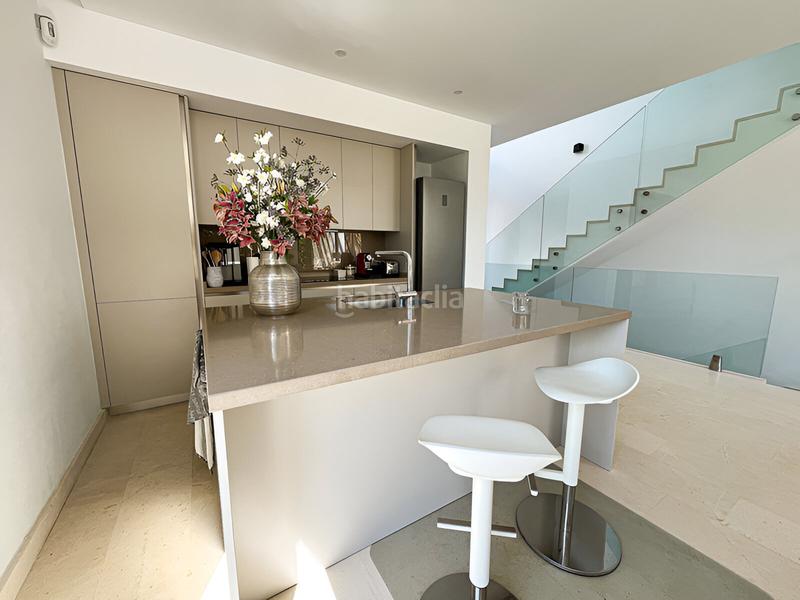 Foto f20a1aa4-a025-440f-ae58-45929e843518. Casa pareada semidetached casa en venta en cabopino en Marbella