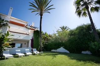 Planta baixa a Los Monteros. Apartamento en planta baja en venta en marbella
