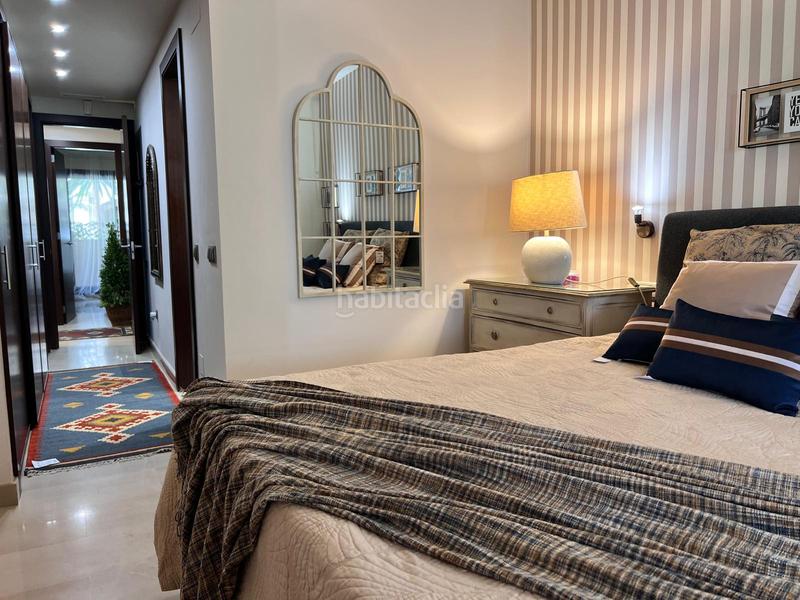 Foto 6ca45821-e74a-41b3-8e70-634323f3298d. Lloguer planta baixa amb aparcament piscina a Puerto Banús Marbella