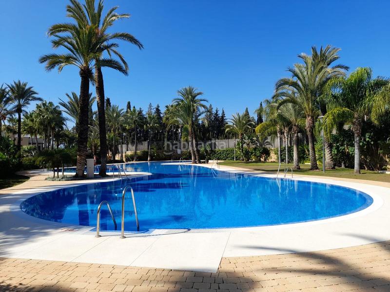 Foto e35549cb-ced8-44c0-81e1-bdcfabae9b18. Location rez-de-chaussée avec parking piscine dans Puerto Banús Marbella