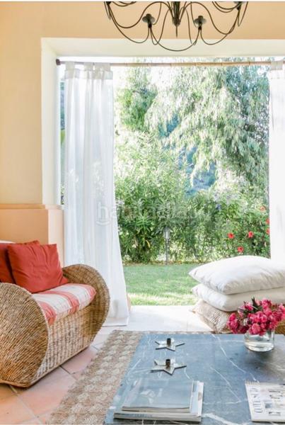 Foto 0c59874f-15d2-42cc-bdf6-f8ef588740f2. Rent apartment with parking pool in Río Real Marbella