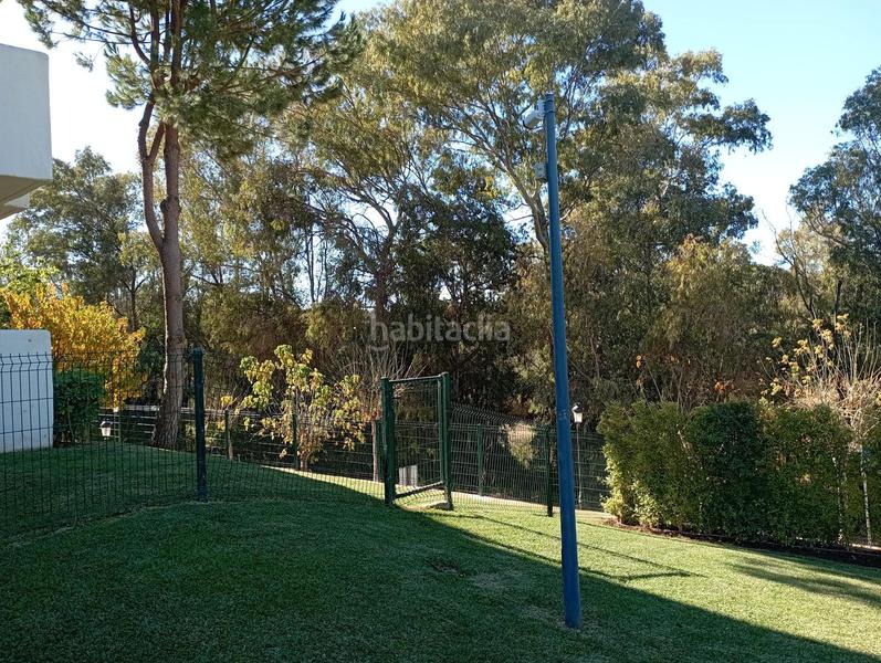 Foto 527c7cef-fa13-46f8-9316-f119afd300c3. Rent apartment with parking pool in Elviria Marbella