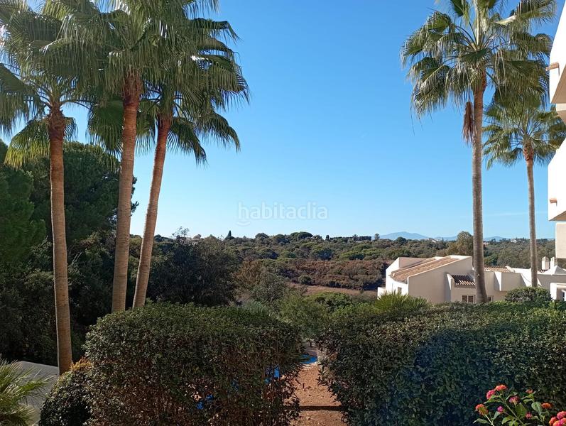 Foto 1824b9c2-3e3c-4169-ac9d-f56fb8ee0626. Location appartement avec parking piscine dans Elviria Marbella