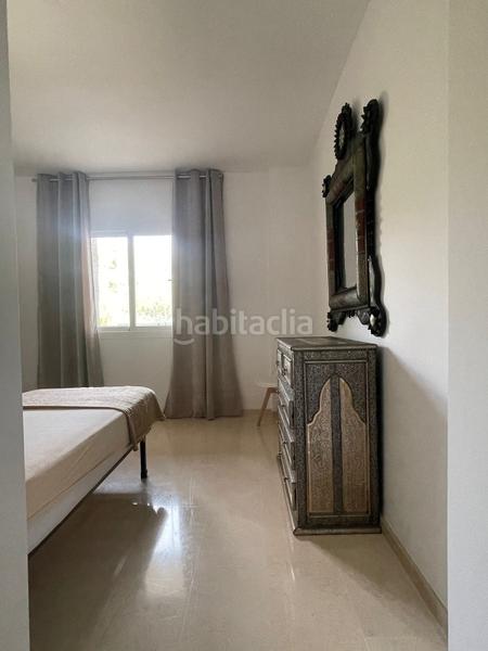 Foto 129e8c8e-437b-41b9-b939-cc8037131007. Miete appartement mit parking pool in Elviria Marbella