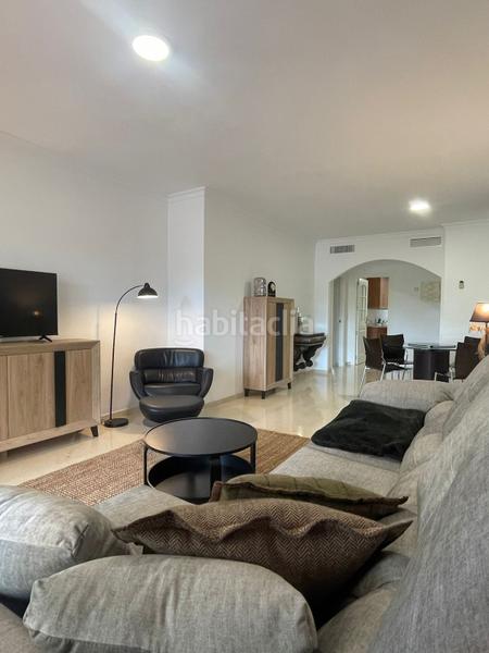 Foto f9c4abac-a6fd-42c5-b18d-af274e9d52e0. Miete appartement mit parking pool in Elviria Marbella