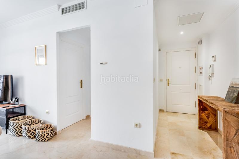 Foto bcee1fae-96be-4163-934b-99b96f78cf56. Lloguer apartament amb aparcament piscina a Cabopino - Artola Marbella