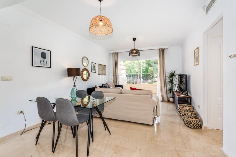 Foto 0795bd3c-365f-47f9-9c3f-ee4f2d849162. Location appartement avec parking piscine dans Cabopino - Artola Marbella