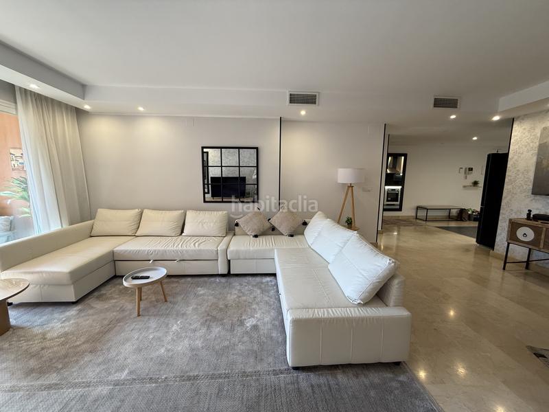 Foto b61061ad-6ed4-4018-9c67-200c0abb4a8f. Erdgeschoss mit parking pool in Puente Romano Marbella