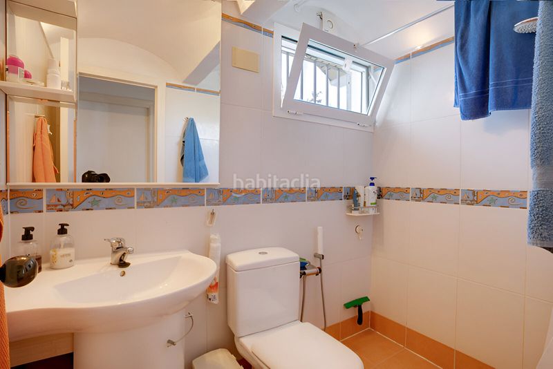 Foto b90d8825-8fed-4d95-b7ee-41b1bb812a2a. Casa amb aparcament piscina a Centro Estepona