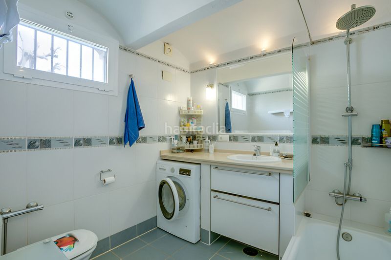 Foto e5409f95-6196-44d3-aa40-d8d692064b1c. Casa amb aparcament piscina a Centro Estepona