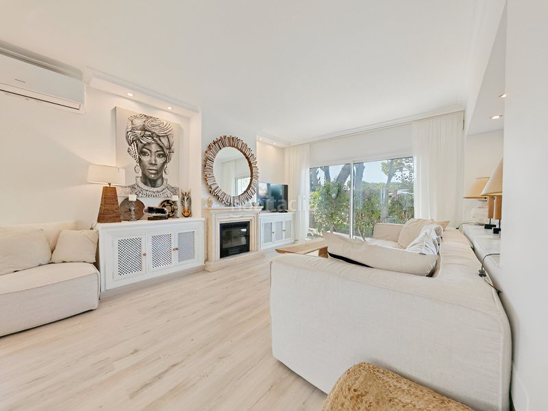 Foto cdb495fa-fb72-4d78-ae82-c996b6938f3e. Casa amb piscina a Las Chapas - Alicate Playa Marbella