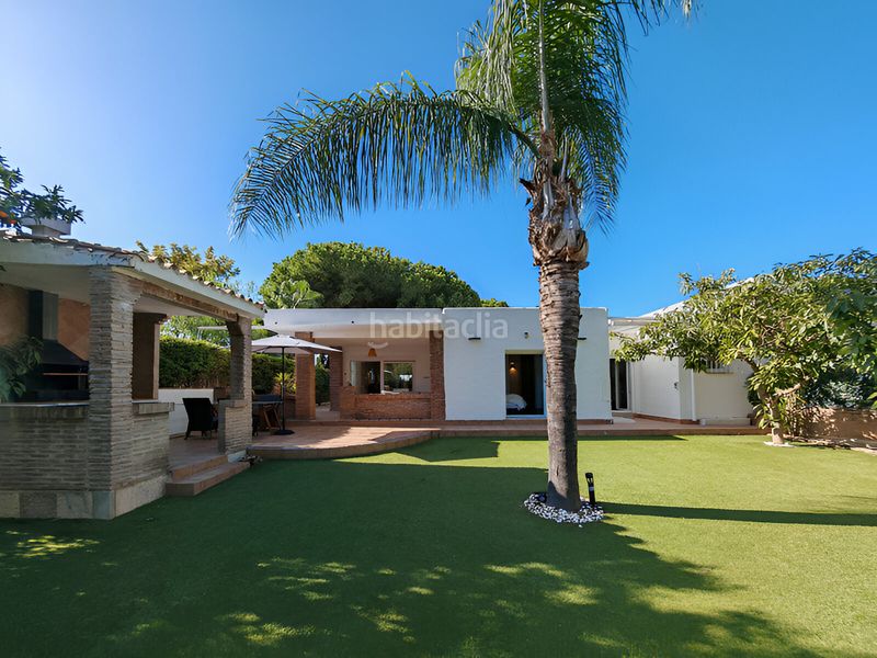Foto f30d3d55-0dcb-4424-877e-a7db283b4401. Casa amb piscina a Las Chapas - Alicate Playa Marbella