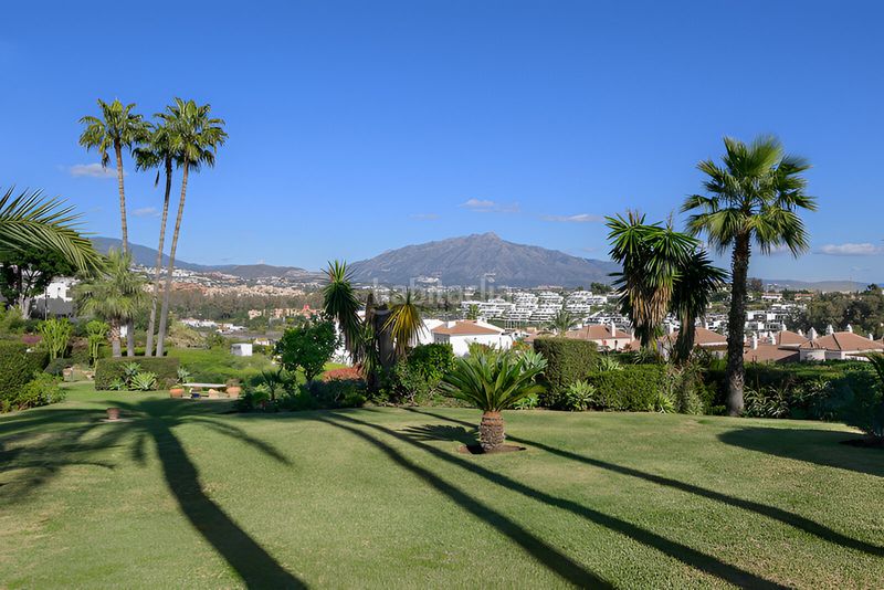 Foto 06483d86-1227-4297-bf90-558f2124c39f. Dúplex amb aparcament piscina a Paraiso - Barronal Estepona