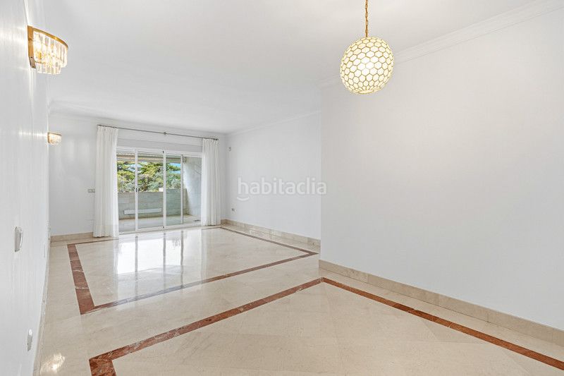 Foto 191fda01-8026-4588-9ffc-ea69b965d574. Apartament amb aparcament piscina a Puente Romano Marbella