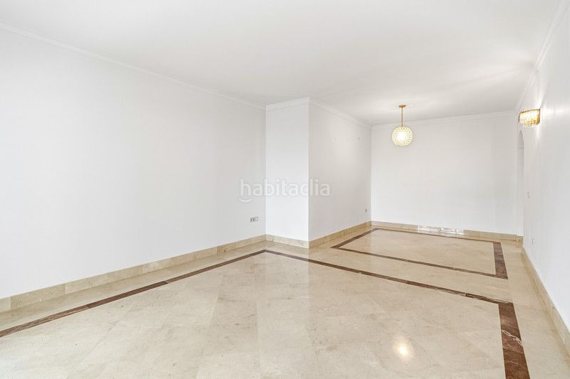 Foto a3926b67-4ae9-486e-850e-7b72fd4aa61d. Apartament amb aparcament piscina a Puente Romano Marbella
