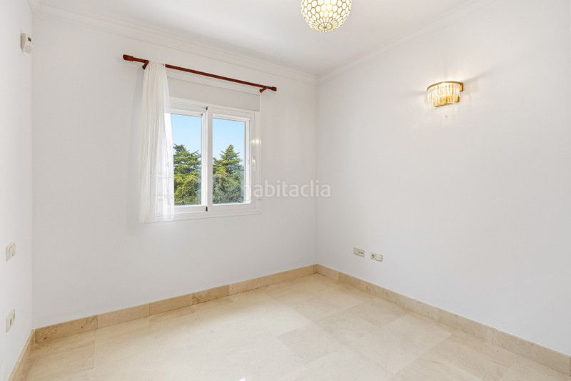 Foto ca9a1633-978f-4865-9820-47aa4714d12c. Apartament amb aparcament piscina a Puente Romano Marbella