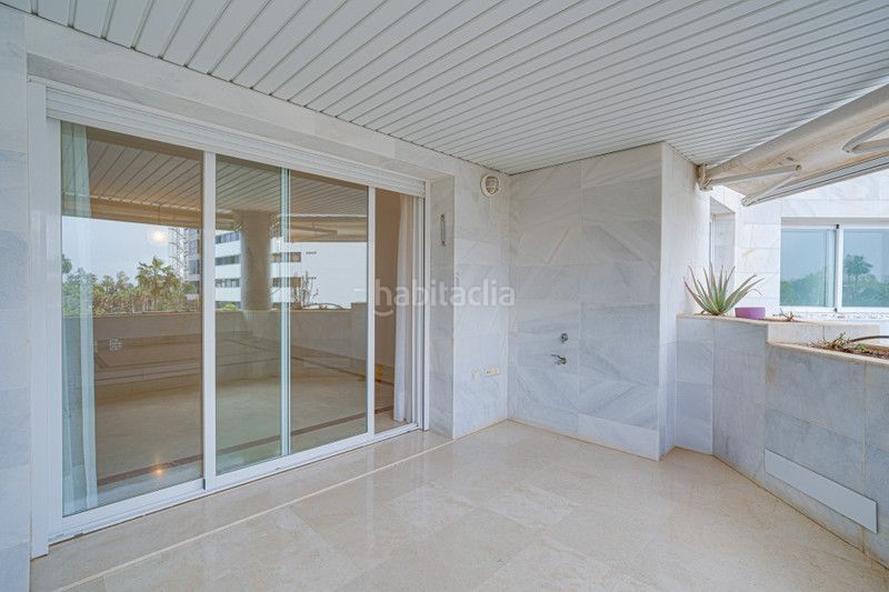 Foto e9117512-7062-4b3f-8c1c-da075ac18745. Apartament amb aparcament piscina a Puente Romano Marbella