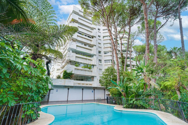Foto eec382d6-2a6c-4851-a9cb-7e9cbf5326bd. Apartament amb aparcament piscina a Puente Romano Marbella