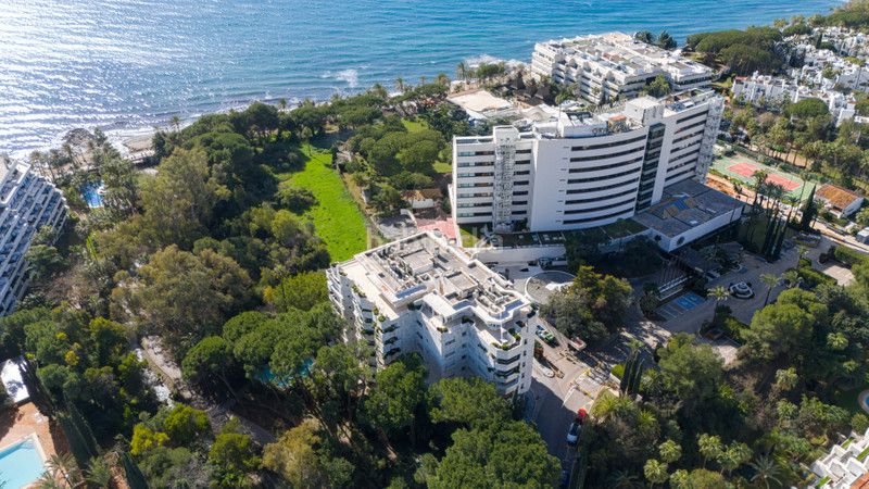 Foto f3353bbd-a4e9-4fb3-9f06-ed8f2c94e89b. Apartament amb aparcament piscina a Puente Romano Marbella