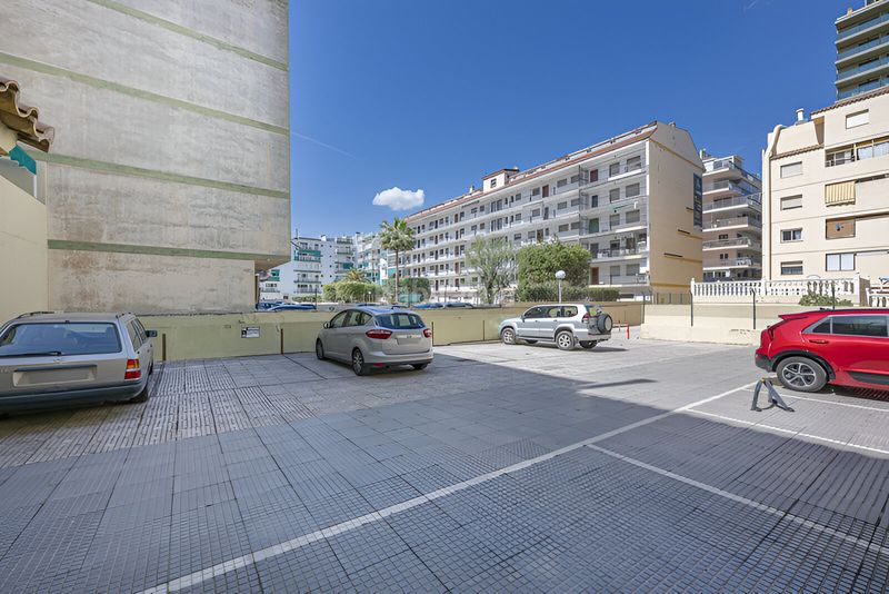 Foto b02b714b-7a00-4bdd-936e-581926cf0d6b. Àtic amb aparcament a Puerto Deportivo Fuengirola