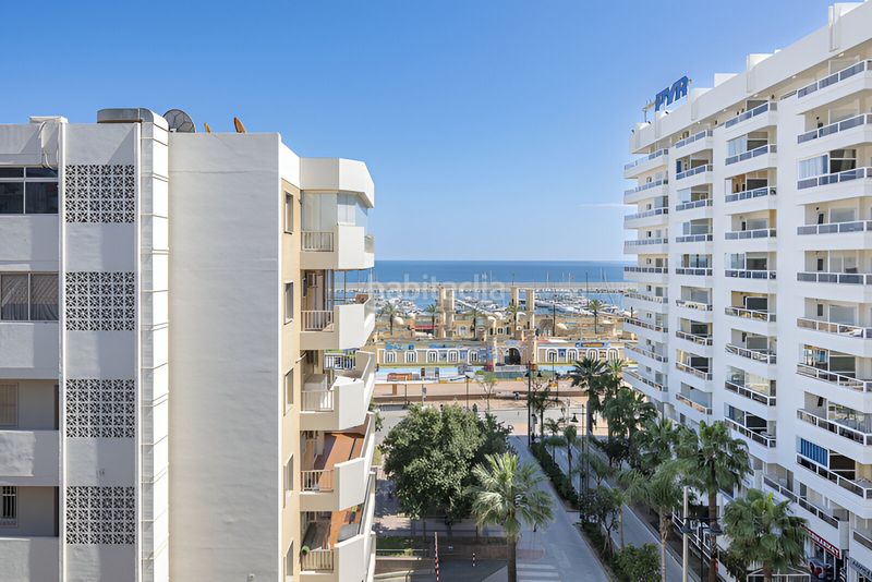 Foto e7d1a280-617d-4370-819c-404fc4e852f1. Àtic amb aparcament a Puerto Deportivo Fuengirola