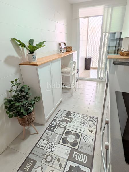 Foto e84a5fef-fe2d-4e15-a3dd-455df9de9fb1. Àtic amb calefacció aparcament a Centro Estepona