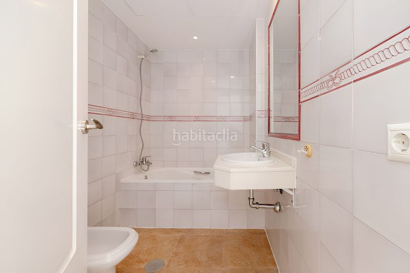 Foto 4f59c604-bab8-494a-b4b0-d0d93700bc6d. Àtic amb aparcament piscina a Centro Estepona