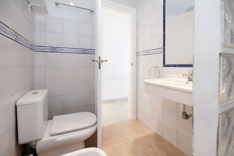 Foto db47eedc-a21a-41dd-8a02-1171e86bec60. Àtic amb aparcament piscina a Centro Estepona