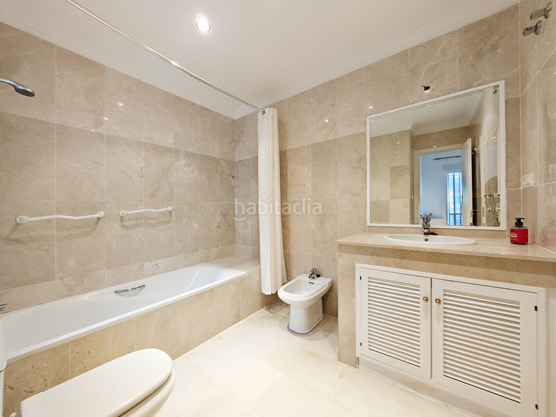 Foto 8d6da567-29a7-438e-ada0-996c8a0c72cd. Apartament amb aparcament piscina a Elviria Marbella